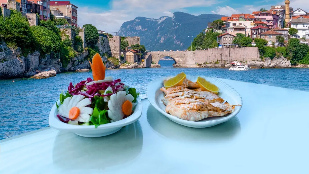 Karadeniz’in İncisi Amasra’da Ne Yenir? En Meşhur Yemekler ve Restoranlar
